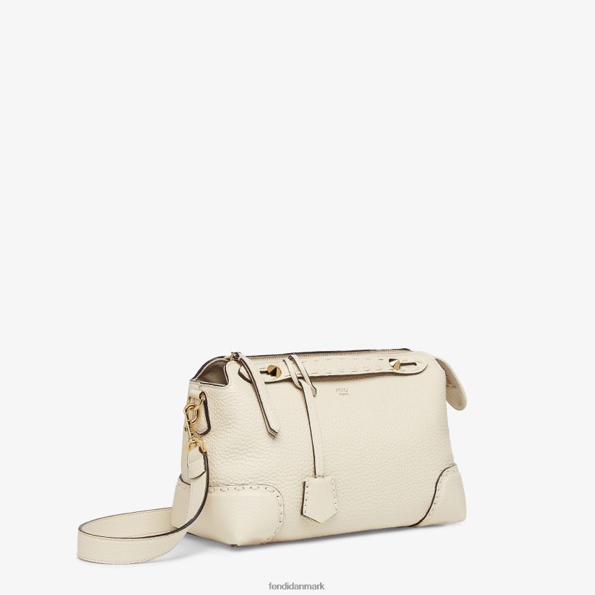 camellia selleria boston taske med oversize syninger Kvinder Fendi tilbehør beige A44V2D731