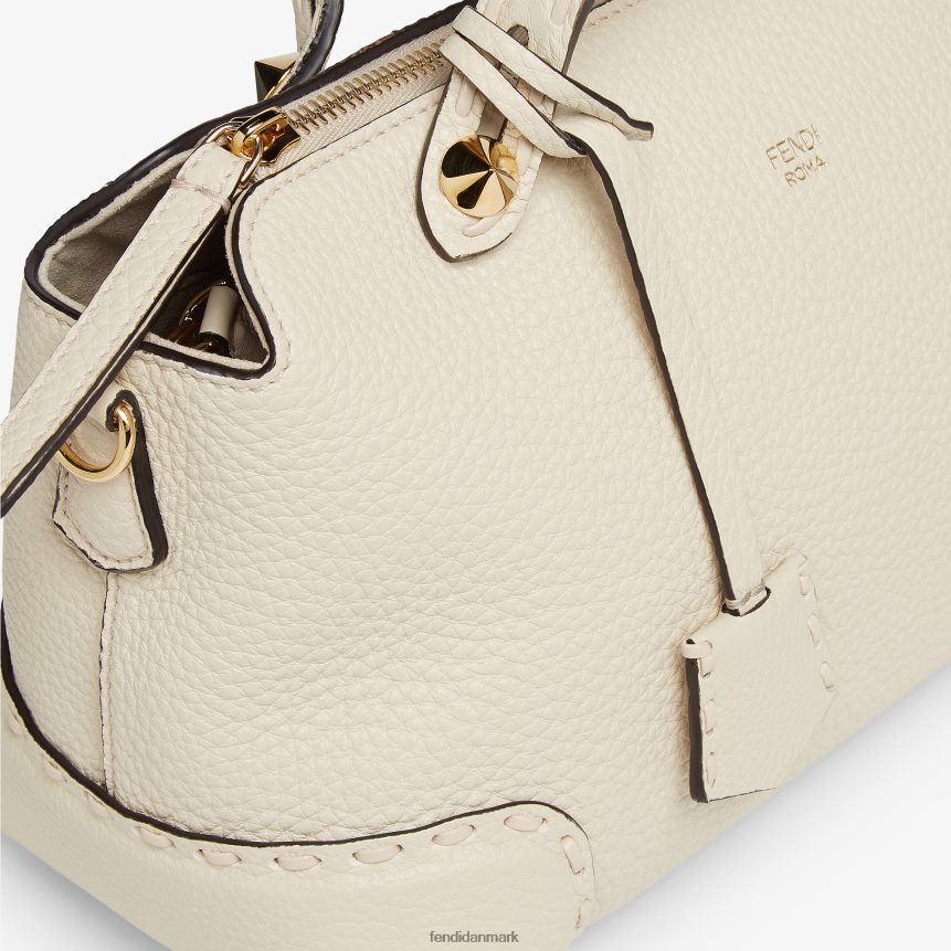 camellia selleria boston taske med oversize syninger Kvinder Fendi tilbehør beige A44V2D731