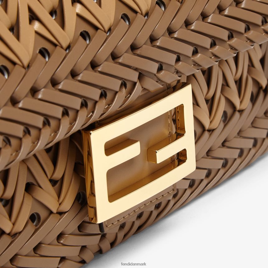 sammenflettet lædertaske Kvinder Fendi tilbehør Brun A44V2D658